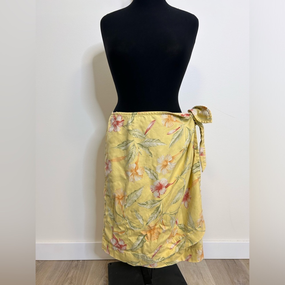◾️Tommy Bahama Silk Floral Wrap Skirt